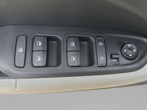 New 2026 Hyundai Venue SEL FWD image 21