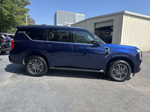 Certified 2025 Nissan Armada Platinum AWD/4WD image 4
