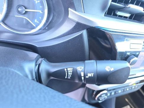 Used 2016 Toyota Corolla LE image 16