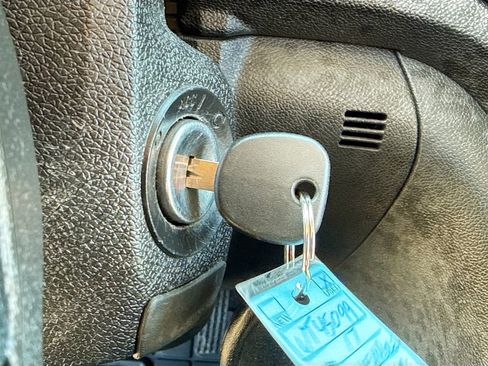 Used 2017 Chevrolet Traverse LT w/ Style and Technology Package image 9