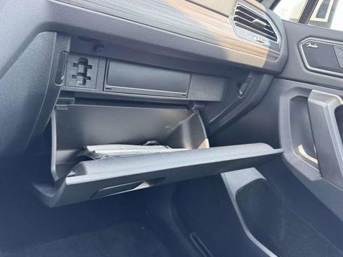 Used 2022 Volkswagen Tiguan SEL R-Line AWD/4WD image 41