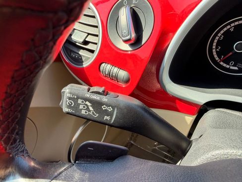 Used 2013 Volkswagen Beetle TDI image 15