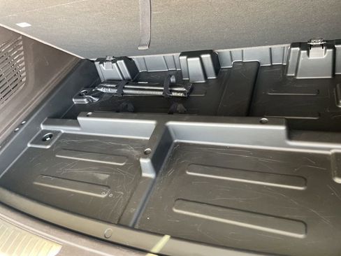 Used 2024 GMC Yukon XL Denali w/ Advanced Technology Package image 40