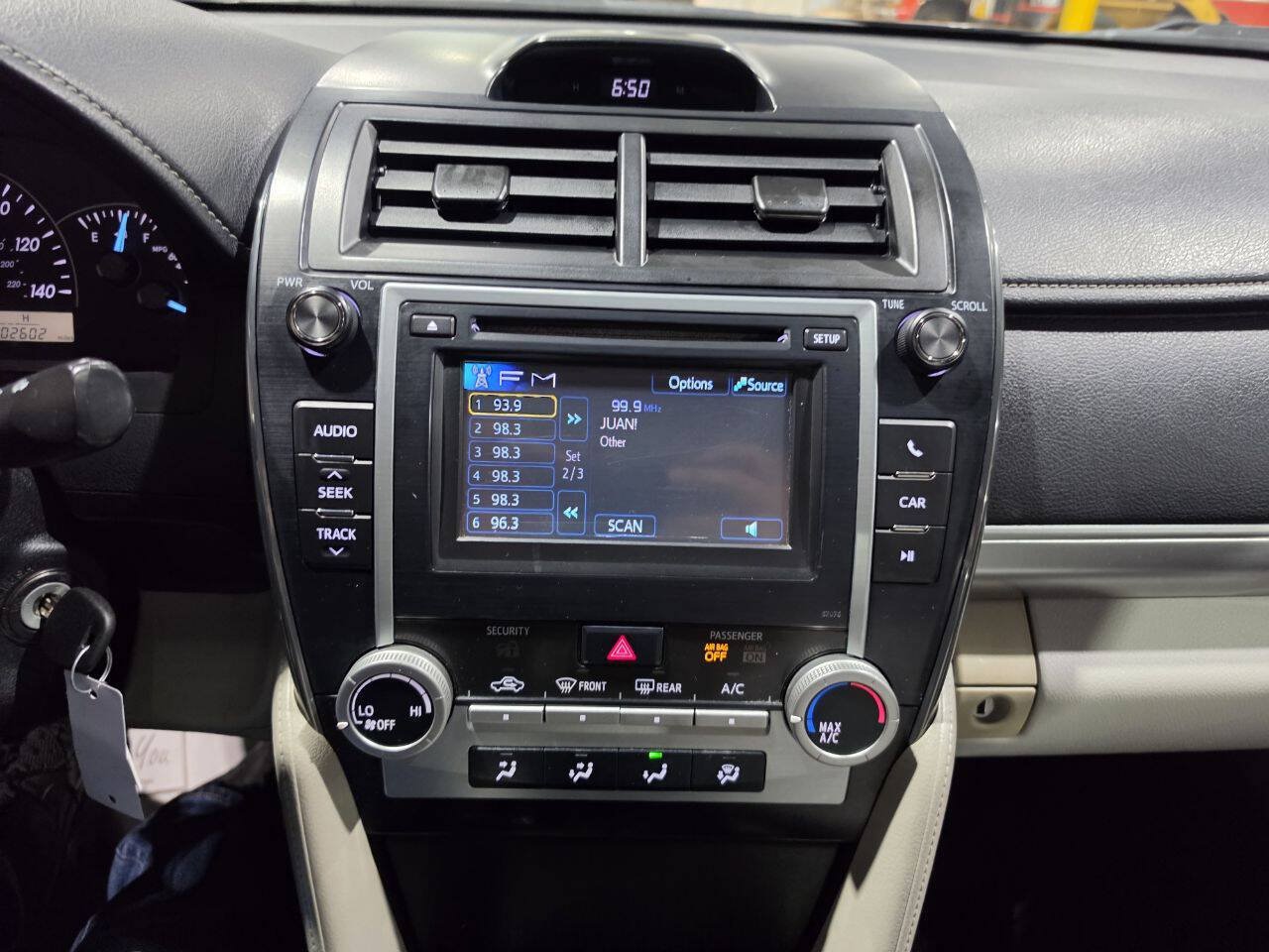 Used 2013 Toyota Camry FWD image 31