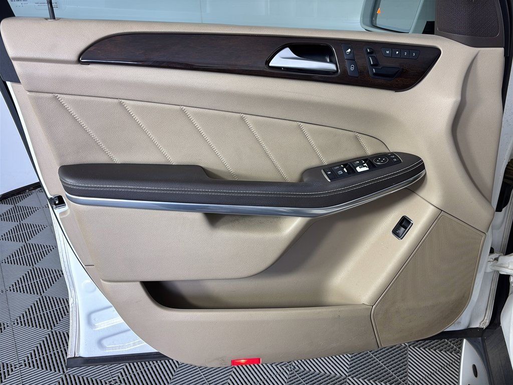 Used 2014 Mercedes-Benz GL 450 4MATIC image 14