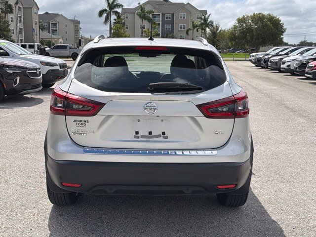 Used 2022 Nissan Rogue Sport SL FWD image 4