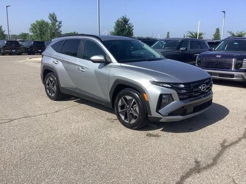 Certified 2025 Hyundai Tucson SEL FWD image 3