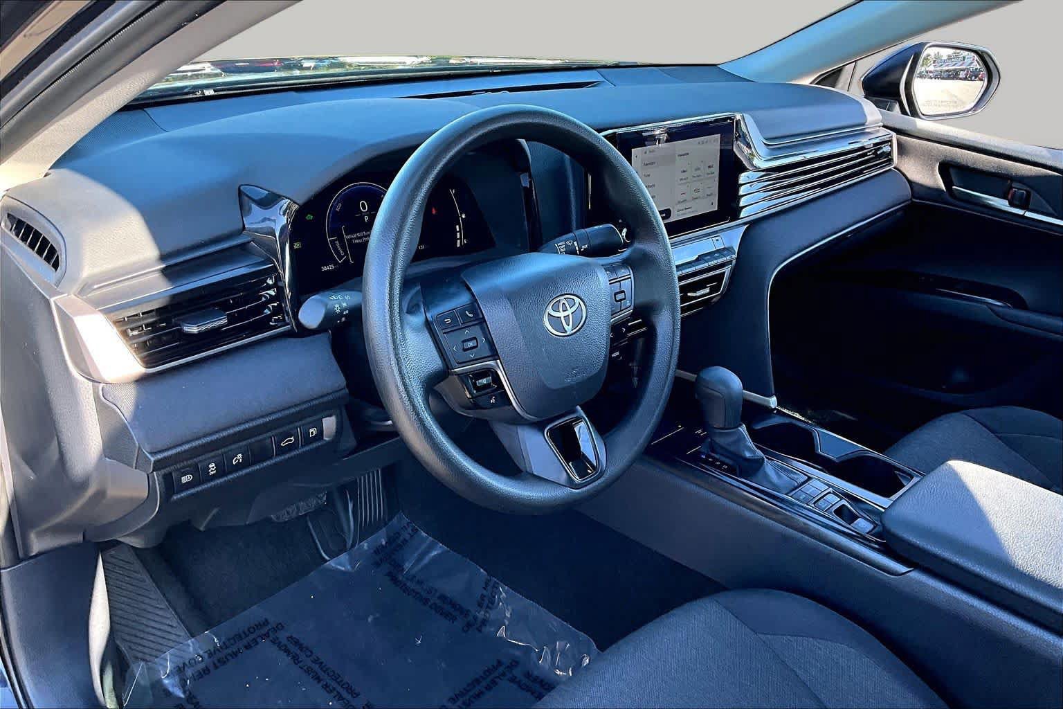 Certified 2025 Toyota Camry LE FWD image 17