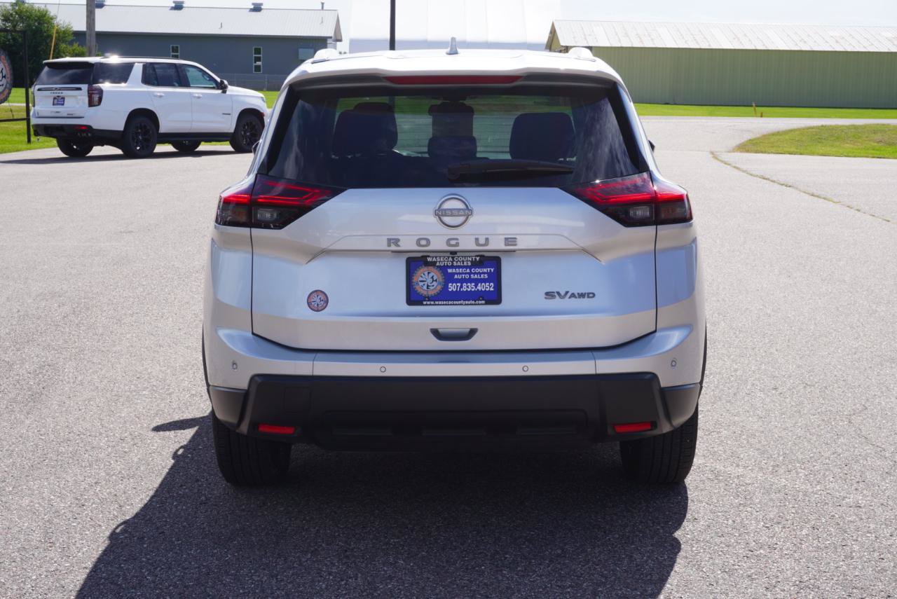 Used 2024 Nissan Rogue SV w/ SV Premium Package AWD/4WD image 4