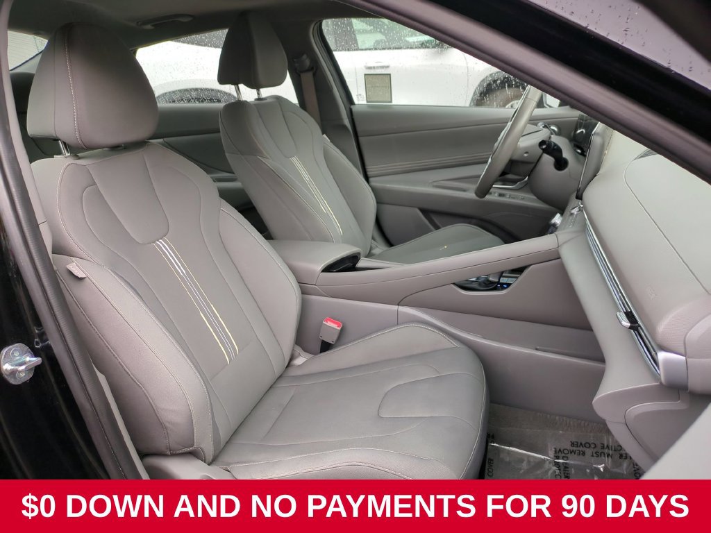 Used 2025 Hyundai Elantra SEL FWD image 30