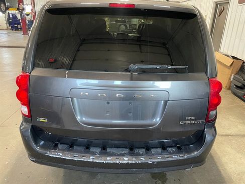 Used 2016 Dodge Grand Caravan SXT image 8