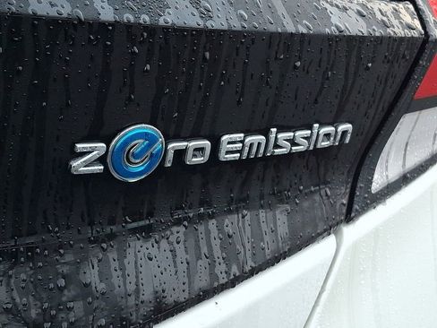 Used 2019 Nissan Leaf SL w/ SL Technology Package image 26