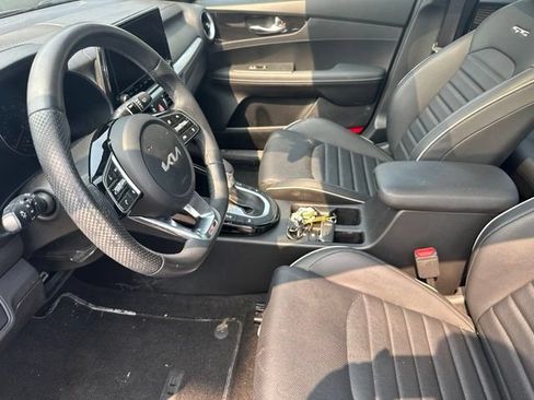 Used 2023 Kia Forte GT-Line w/ GT-Line Premium Package FWD image 13