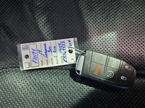 Used 2014 Chrysler 300 C w/ Beats Audio Group image 29