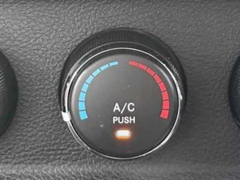 Used 2018 Jeep Wrangler Unlimited Sahara w/ Connectivity Group AWD/4WD image 19