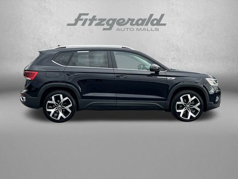 Used 2022 Volkswagen Taos SEL w/ Panoramic Sunroof Package image 3