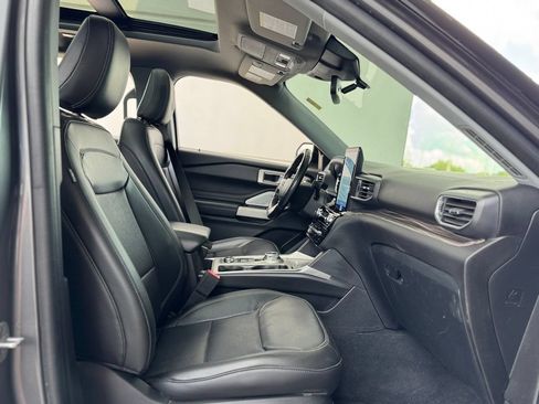 Used 2022 Ford Explorer Limited w/ Limited Technology Package AWD/4WD image 26