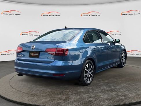 Used 2018 Volkswagen Jetta SE FWD image 10