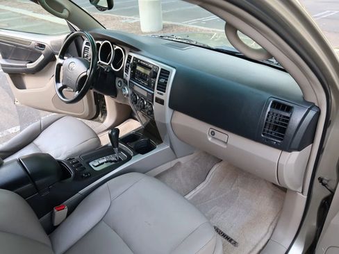 Used 2004 Toyota 4Runner Limited image 18