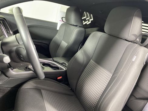 Used 2017 Dodge Challenger R/T image 15