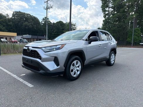 Used 2024 Toyota RAV4 LE AWD/4WD image 2