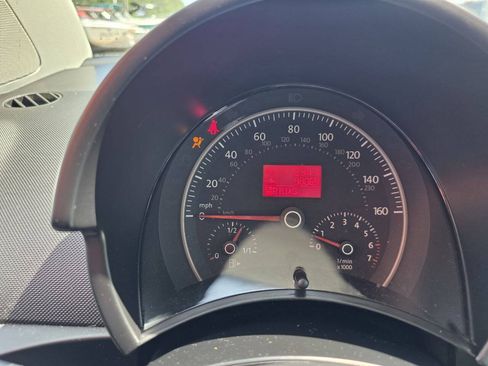 Used 2009 Volkswagen Beetle S FWD image 19