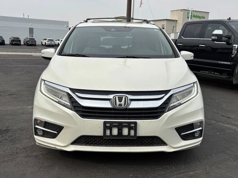 Used 2018 Honda Odyssey Elite image 2
