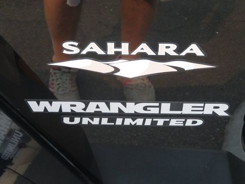 Used 2013 Jeep Wrangler Unlimited Sahara w/ Connectivity Group AWD/4WD image 13