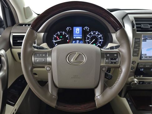 Used 2016 Lexus GX 460 w/ Premium Package AWD/4WD image 16