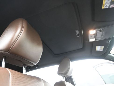 Used 2017 Toyota Tacoma Limited image 14