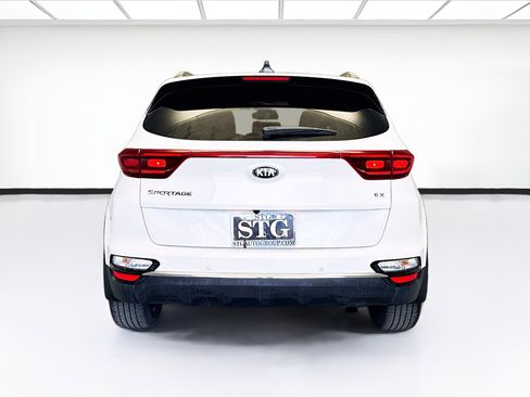 Used 2022 Kia Sportage EX w/ EX Technology Package image 5