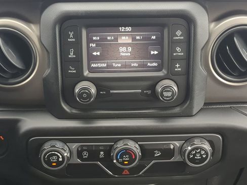 Used 2018 Jeep Wrangler Unlimited Sport S image 18