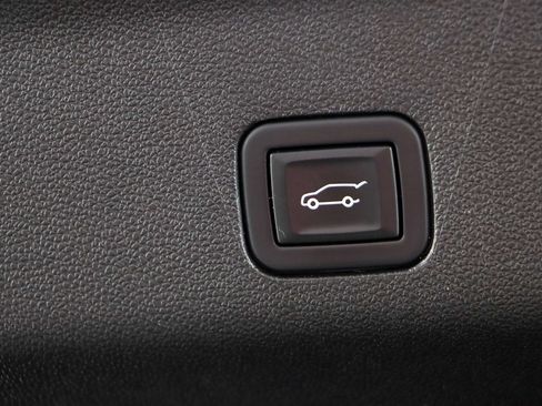 Used 2024 GMC Yukon SLT w/ SLT Premium Package AWD/4WD image 35