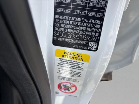 Used 2025 Land Rover Discovery Sport Dynamic SE image 42