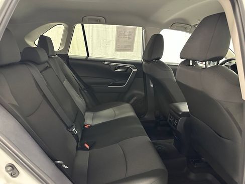 Used 2025 Toyota RAV4 XLE FWD image 53