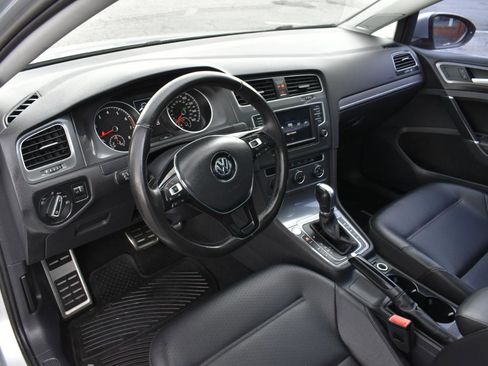 Used 2017 Volkswagen Golf Alltrack SE AWD/4WD image 10