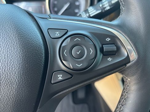 Used 2020 Buick Envision Essence FWD image 19