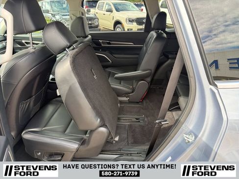 Used 2025 Kia Telluride S AWD/4WD image 36