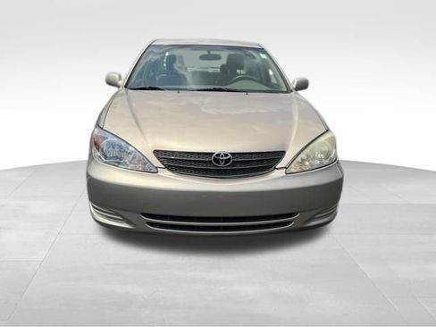 Used 2004 Toyota Camry LE FWD image 2
