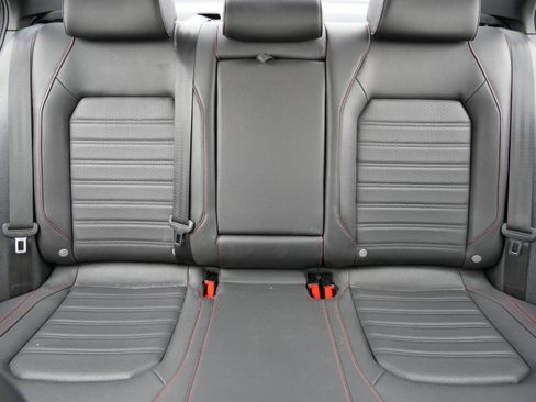 Used 2018 Volkswagen Jetta GLI image 13