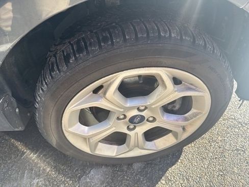 Used 2021 Ford EcoSport SE w/ SE Appearance Package image 4