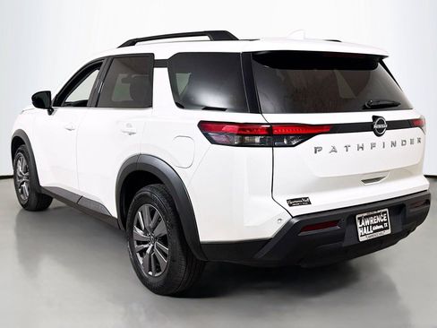 Used 2025 Nissan Pathfinder SV FWD image 6