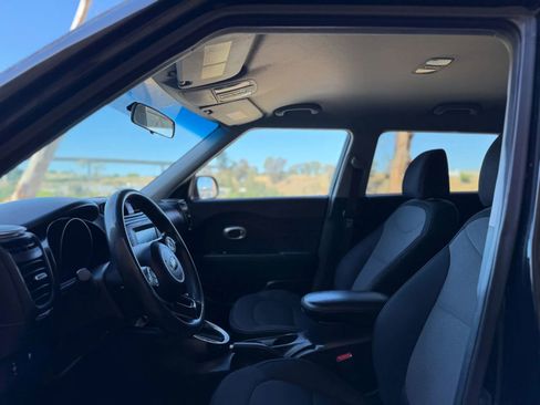 Used 2018 Kia Soul + FWD image 8