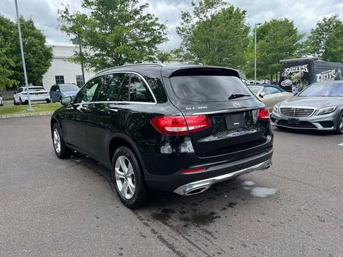 Used 2018 Mercedes-Benz GLC 300 4MATIC image 5