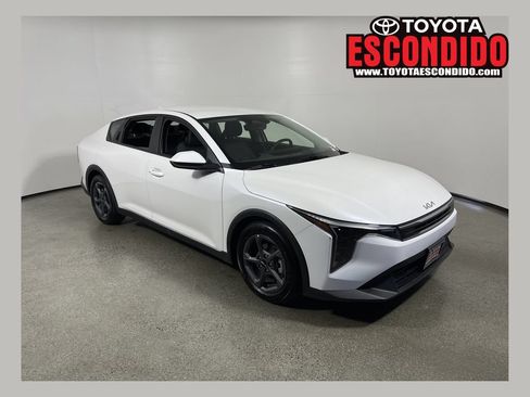 Used 2025 Kia K4 FWD image 1