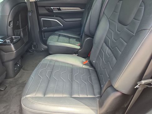 Used 2022 Kia Telluride SX w/ SX Prestige Package AWD/4WD image 18