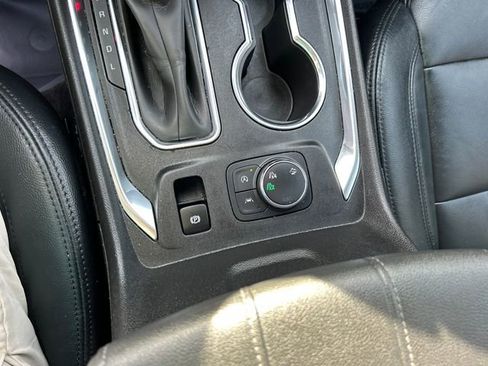 Used 2023 Chevrolet Traverse LT image 23