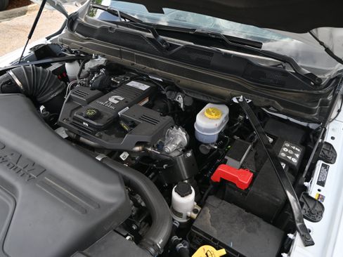Used 2024 RAM 2500 Limited AWD/4WD image 37
