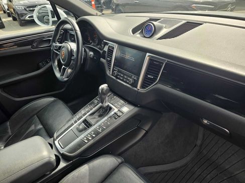Used 2017 Porsche Macan AWD/4WD image 11