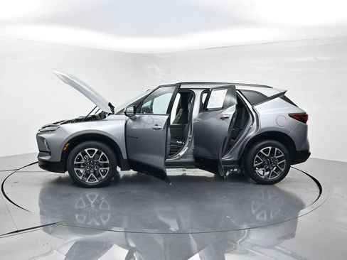 Used 2025 Chevrolet Blazer RS FWD image 31